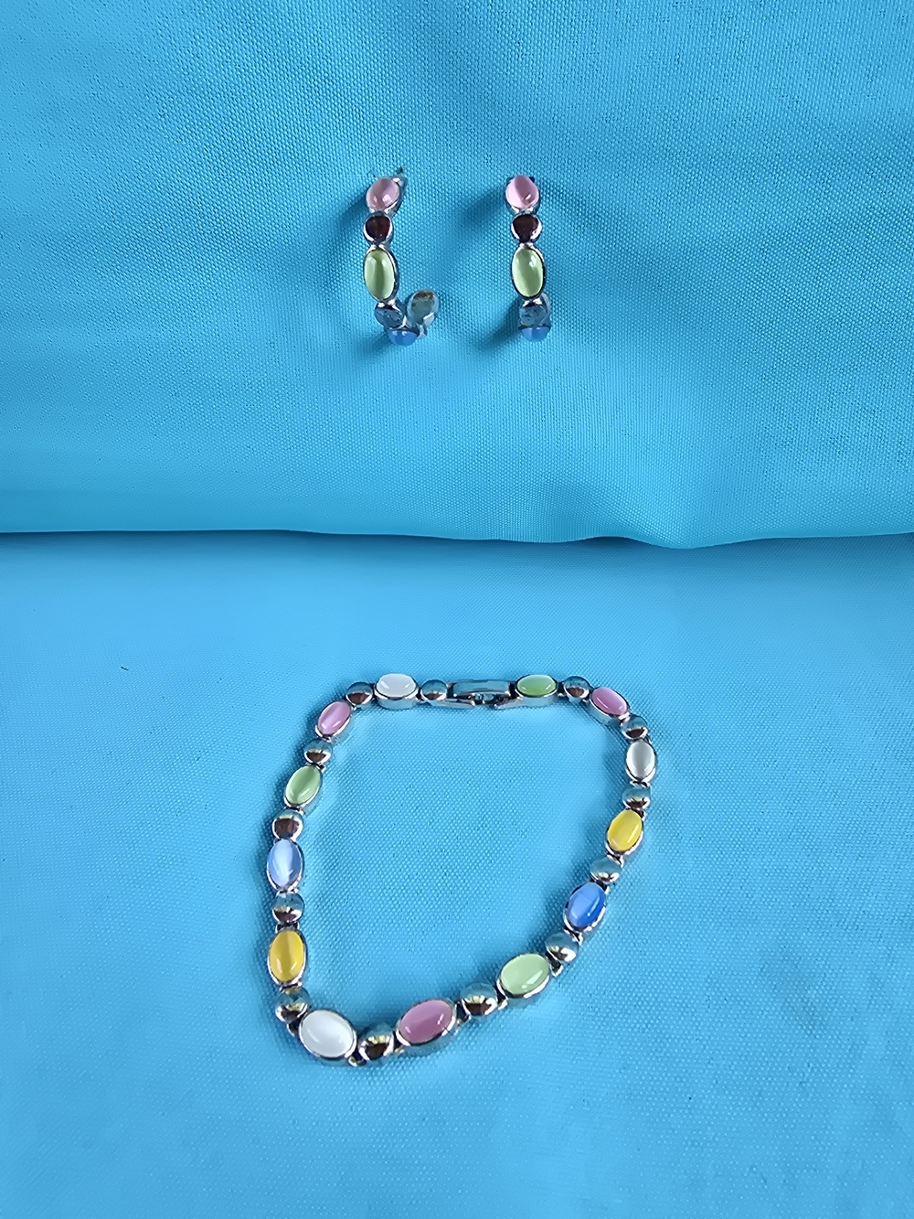 Premier Designs Pastel Multi-Color Stone Bracelet with Matching Earrings